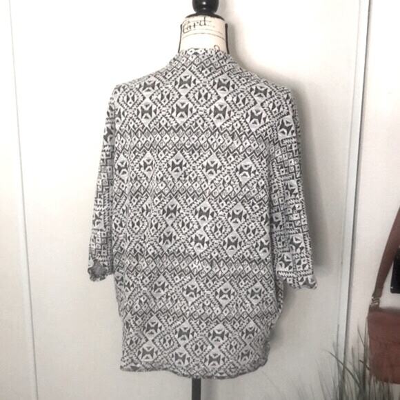 Xhilaration Aztec print Boho Cardigan Size Medium - Picture 4 of 6